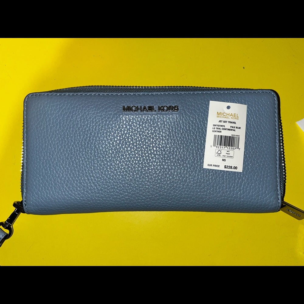 Michael Kors JST Large Zip Wallet